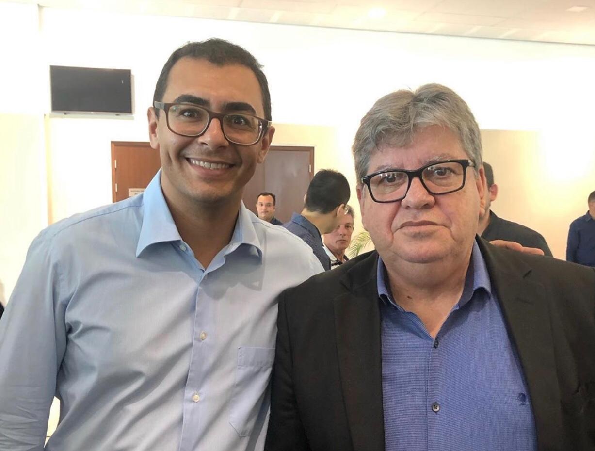 12082020 joao e segundo - UIRAÚNA: Solicitações do Segundo Santiago são atendidas por João Azevedo e prefeito comemora novo asfalto e reforma da Escola Dr José Duarte Filho